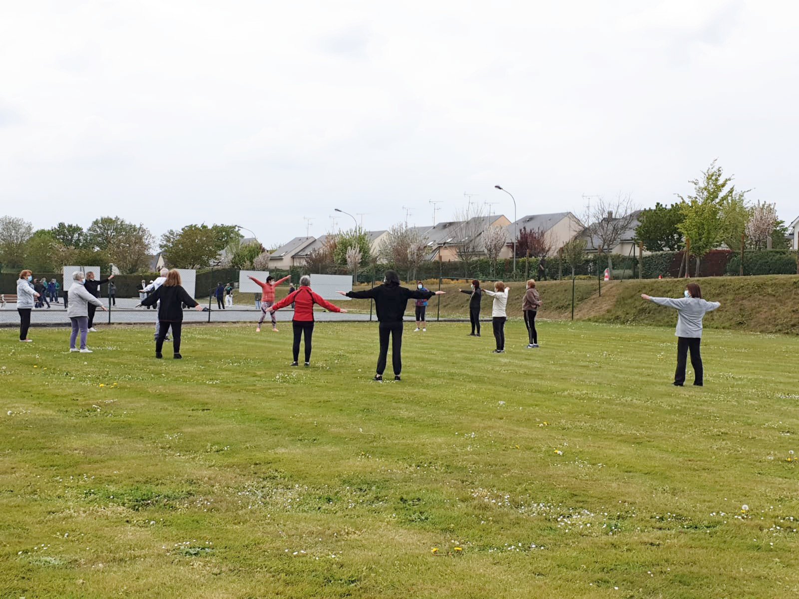 Sylviane, intervenante gym avec son  groupe
