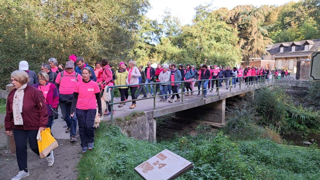 Les Foulées Roses à Saint-Berthevin le 15 octobre 2023.
