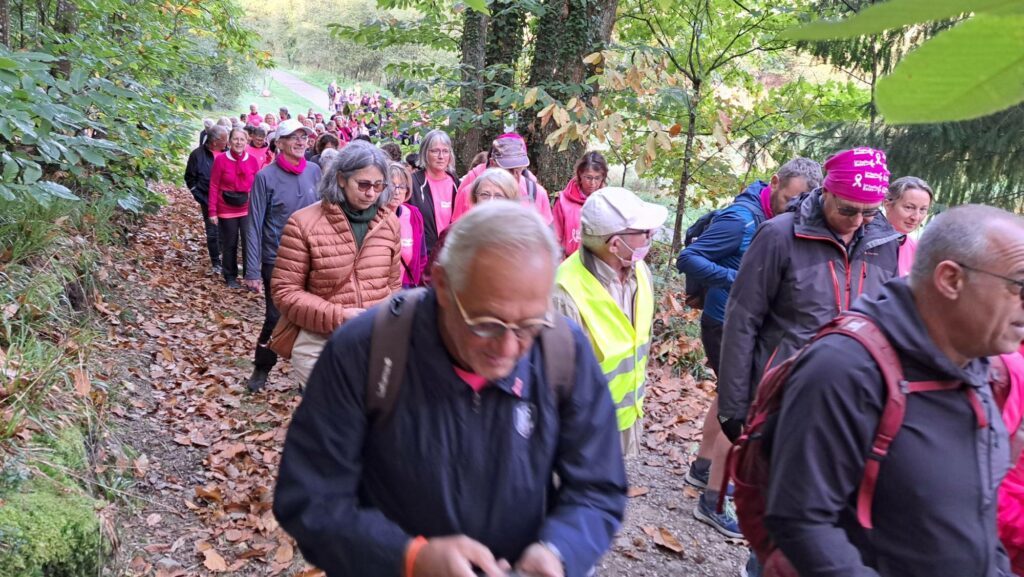Les Foulées Roses à Saint-Berthevin le 15 octobre 2023.