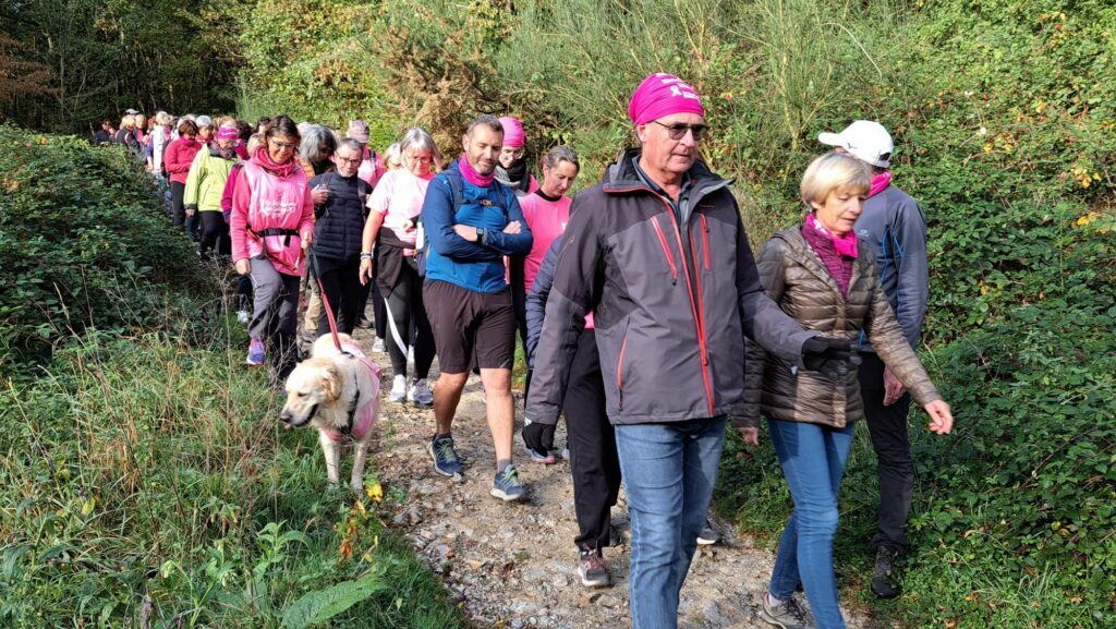 Les Foulées Roses à Saint-Berthevin le 15 octobre 2023.