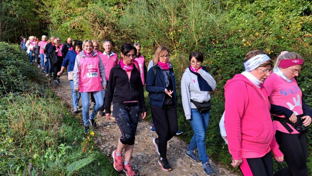 Les Foulées Roses à Saint-Berthevin le 15 octobre 2023.
