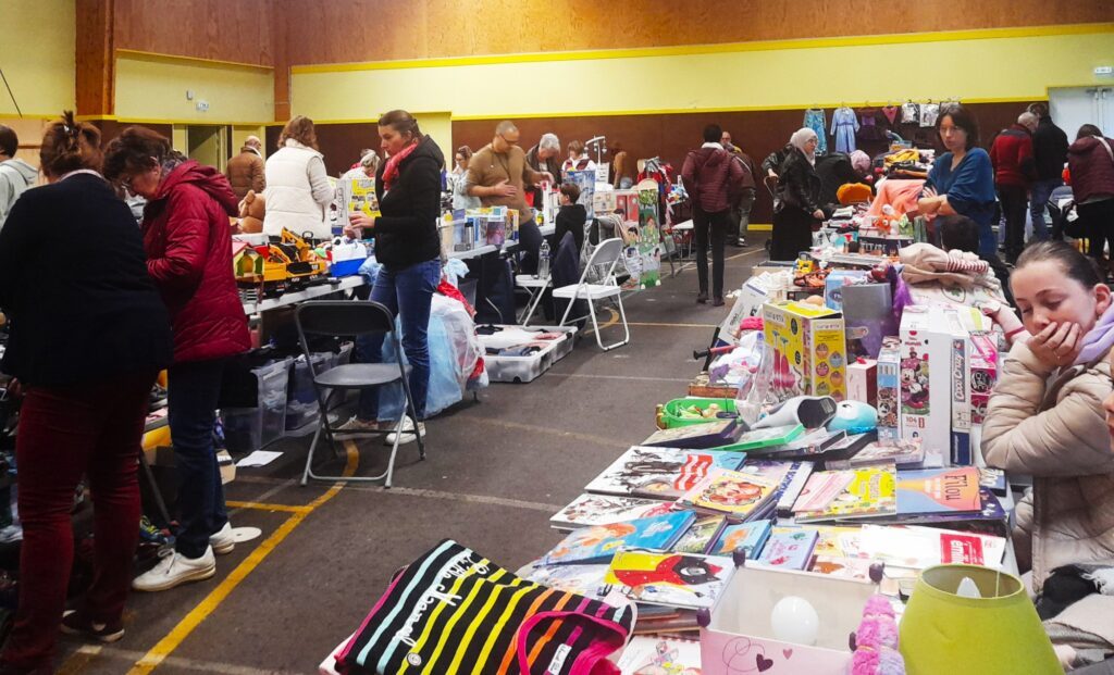 Vide grenier du 13 octobre 2024.