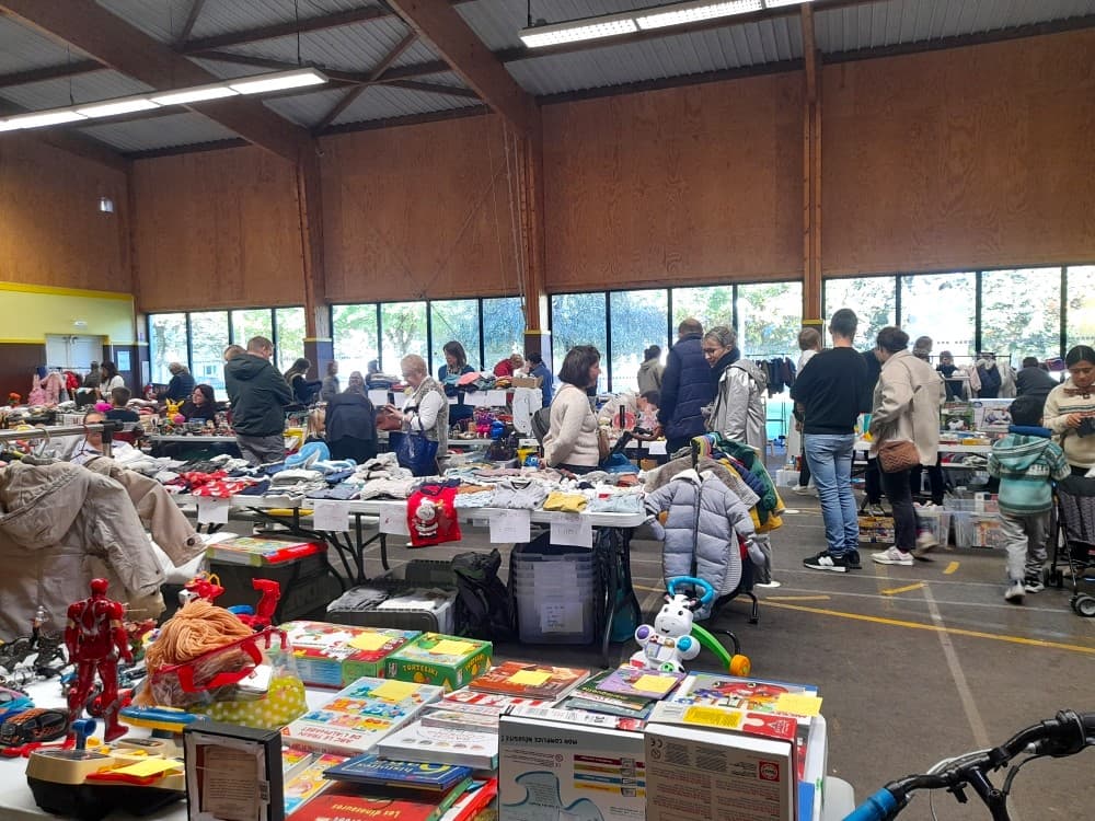 Vide grenier du 16 octobre 2025.